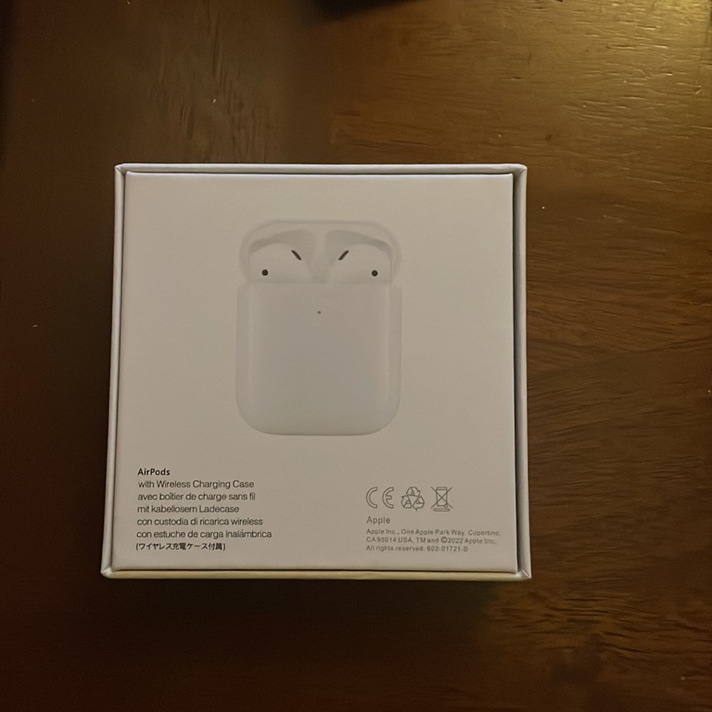 AirPods - Picture 2 of 2